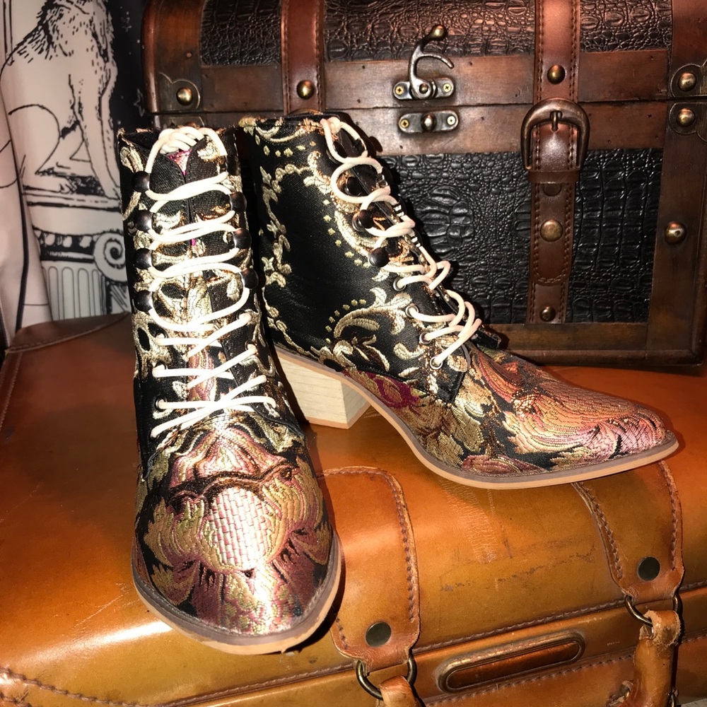 Vintage Style Floral Embroidered Booties